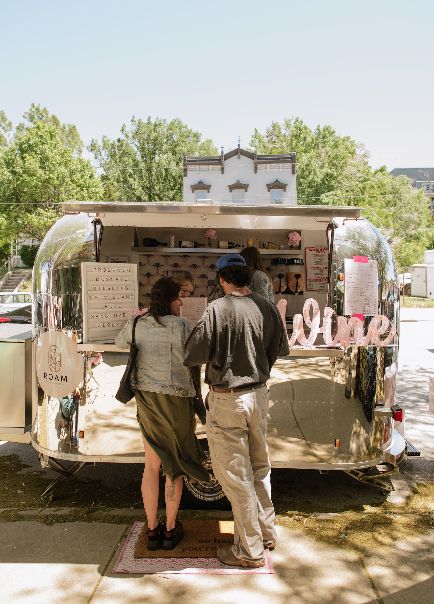 Ali_Spring_Market_Roam